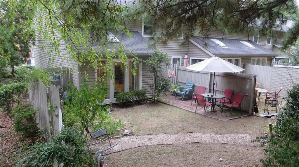 7750 Roswell Road Unit 10h, Atlanta, Georgia 30350, 2 Bedrooms Bedrooms, ,1 BathroomBathrooms,Residential,Sold,7750 Roswell Road Unit 10h,5601949