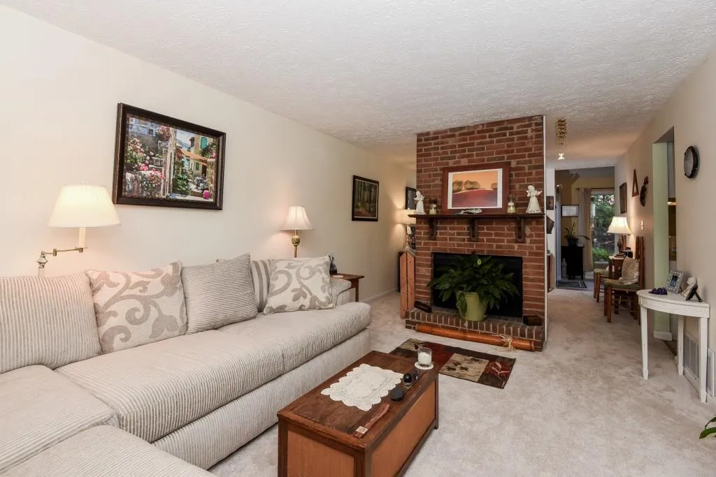 7750 Roswell Road Unit 10h, Atlanta, Georgia 30350, 2 Bedrooms Bedrooms, ,1 BathroomBathrooms,Residential,Sold,7750 Roswell Road Unit 10h,5601949