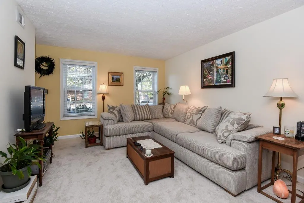 7750 Roswell Road Unit 10h, Atlanta, Georgia 30350, 2 Bedrooms Bedrooms, ,1 BathroomBathrooms,Residential,Sold,7750 Roswell Road Unit 10h,5601949