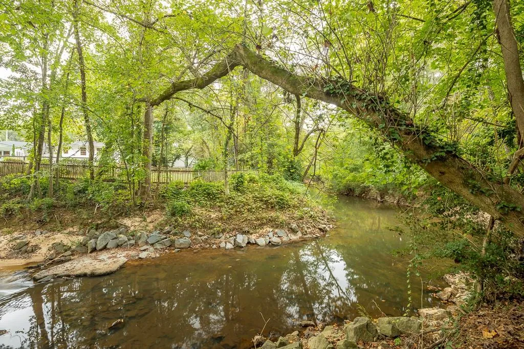 774 Starlight Lane, Atlanta, Georgia 30342, 4 Bedrooms Bedrooms, ,3 BathroomsBathrooms,Residential,Sold,774 Starlight Lane,6634155