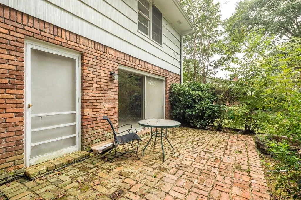 774 Starlight Lane, Atlanta, Georgia 30342, 4 Bedrooms Bedrooms, ,3 BathroomsBathrooms,Residential,Sold,774 Starlight Lane,6634155