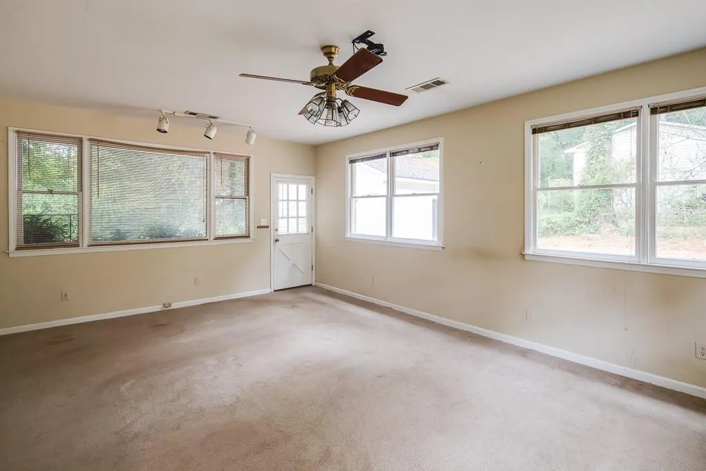 774 Starlight Lane, Atlanta, Georgia 30342, 4 Bedrooms Bedrooms, ,3 BathroomsBathrooms,Residential,Sold,774 Starlight Lane,6634155