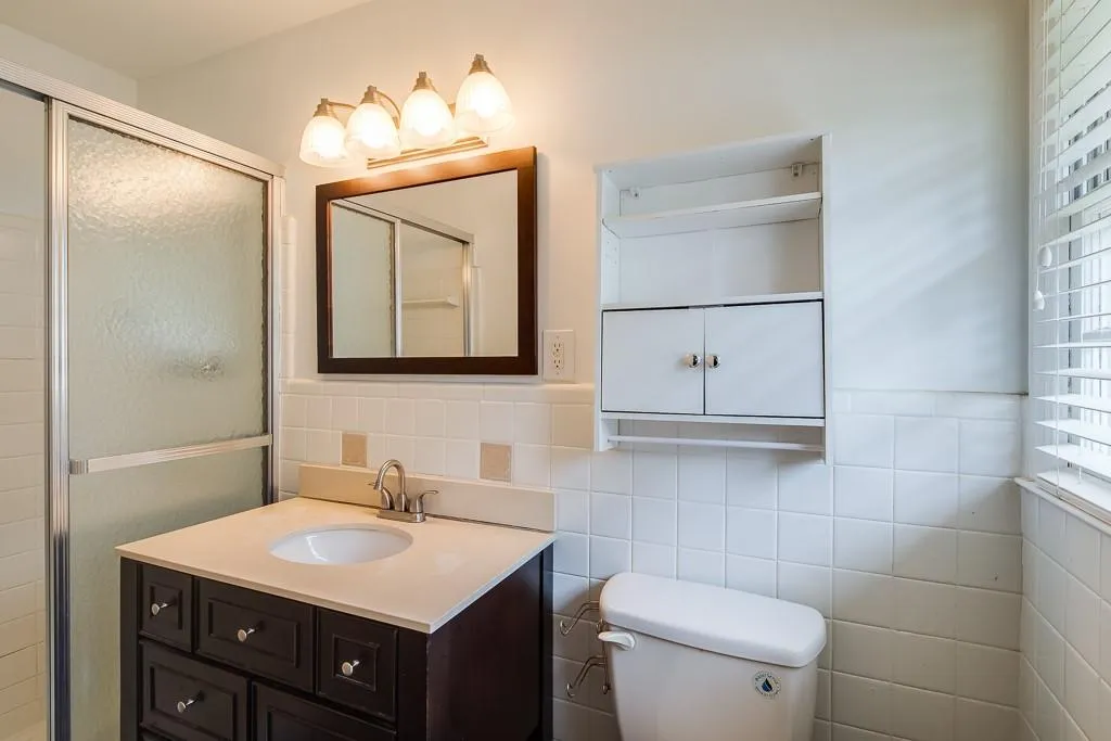 774 Starlight Lane, Atlanta, Georgia 30342, 4 Bedrooms Bedrooms, ,3 BathroomsBathrooms,Residential,Sold,774 Starlight Lane,6634155