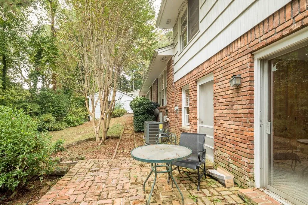 774 Starlight Lane, Atlanta, Georgia 30342, 4 Bedrooms Bedrooms, ,3 BathroomsBathrooms,Residential,Sold,774 Starlight Lane,6634155