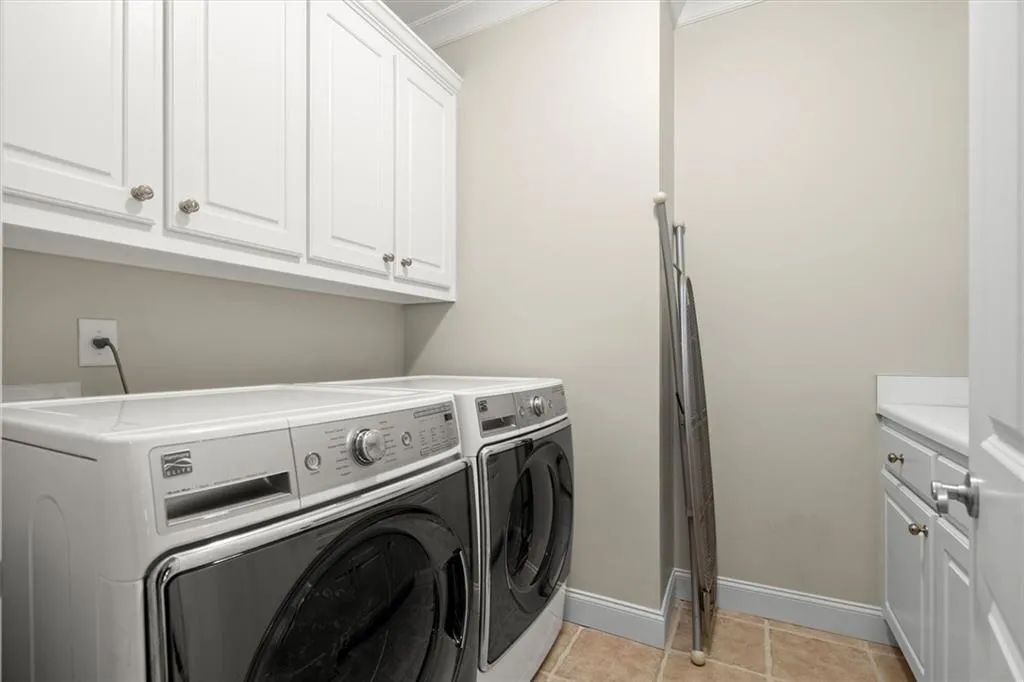 604 Timm Valley Road Ne Unit A, Atlanta, Georgia 30305, 3 Bedrooms Bedrooms, ,3 BathroomsBathrooms,Residential,For Sale,604 Timm Valley Road Ne Unit A,7650377