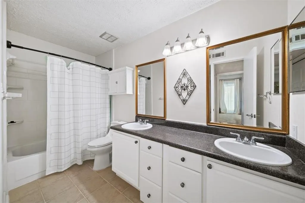 5141 Roswell Road Unit 7, Atlanta, Georgia 30342, 2 Bedrooms Bedrooms, ,1 BathroomBathrooms,Residential,Sold,5141 Roswell Road Unit 7,7558954