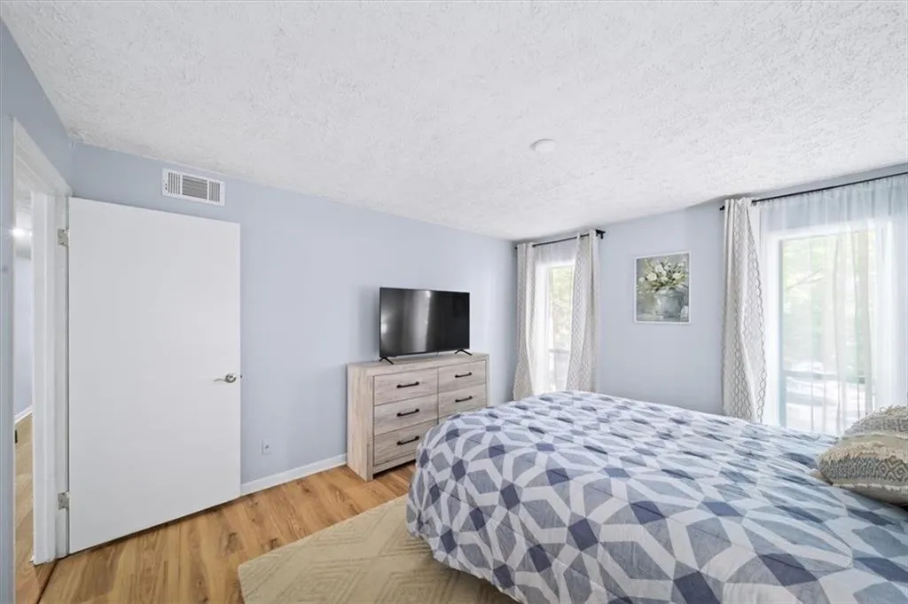 5141 Roswell Road Unit 7, Atlanta, Georgia 30342, 2 Bedrooms Bedrooms, ,1 BathroomBathrooms,Residential,Sold,5141 Roswell Road Unit 7,7558954