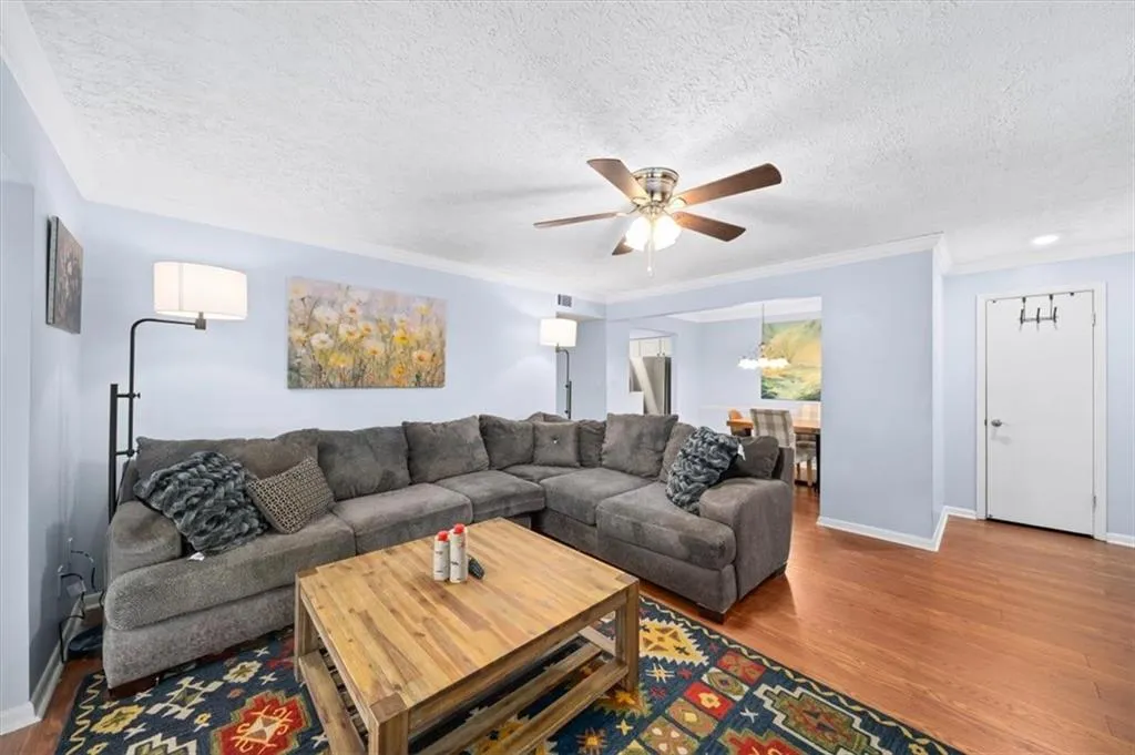 5141 Roswell Road Unit 7, Atlanta, Georgia 30342, 2 Bedrooms Bedrooms, ,1 BathroomBathrooms,Residential,Sold,5141 Roswell Road Unit 7,7558954