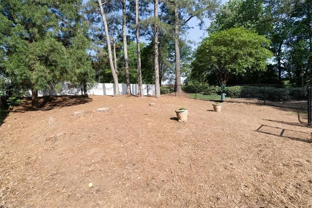 5141 Roswell Road Unit 7, Atlanta, Georgia 30342, 2 Bedrooms Bedrooms, ,1 BathroomBathrooms,Residential,Sold,5141 Roswell Road Unit 7,7558954
