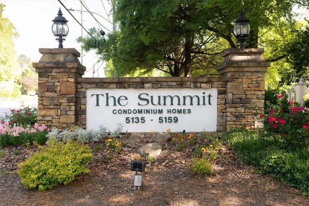 5141 Roswell Road Unit 7, Atlanta, Georgia 30342, 2 Bedrooms Bedrooms, ,1 BathroomBathrooms,Residential,Sold,5141 Roswell Road Unit 7,7558954