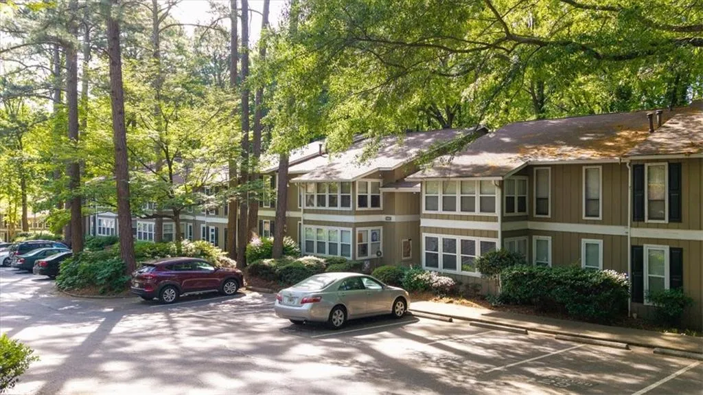 5141 Roswell Road Unit 7, Atlanta, Georgia 30342, 2 Bedrooms Bedrooms, ,1 BathroomBathrooms,Residential,Sold,5141 Roswell Road Unit 7,7558954