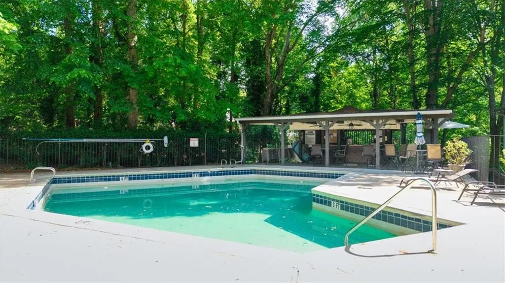 5141 Roswell Road Unit 7, Atlanta, Georgia 30342, 2 Bedrooms Bedrooms, ,1 BathroomBathrooms,Residential,Sold,5141 Roswell Road Unit 7,7558954