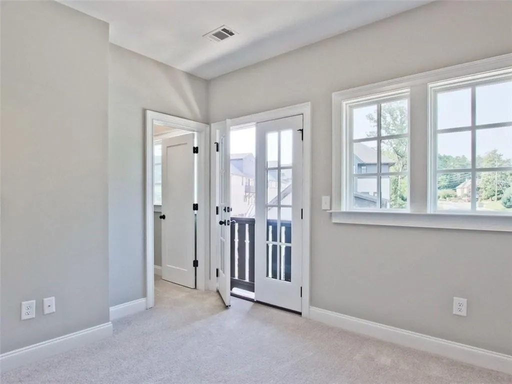 6642 Sterling Drive Unit 675, Sandy Springs, Georgia 30328, 3 Bedrooms Bedrooms, ,4 BathroomsBathrooms,Residential,Sold,6642 Sterling Drive Unit 675,6897901