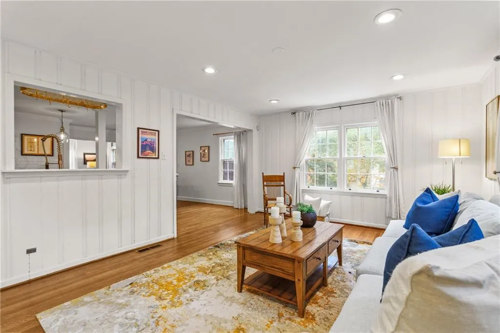 1302 Roxboro Drive Ne, Atlanta, Georgia 30324, 4 Bedrooms Bedrooms, ,2 BathroomsBathrooms,Residential,For Sale,1302 Roxboro Drive Ne,7670701