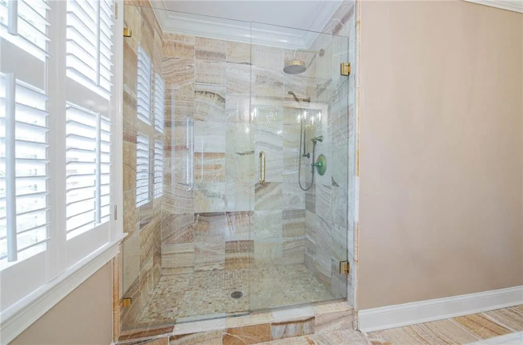 VIEW OF 2ND UPSTAIRS FULL PRIVATE BATH FROM BEDROOM.