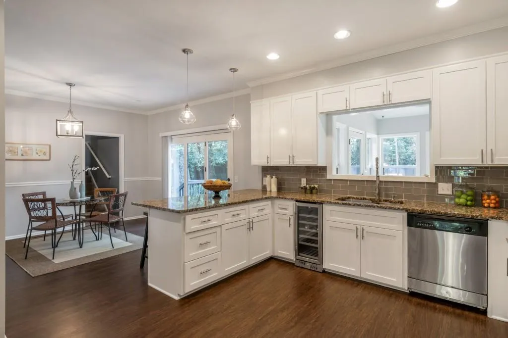410 Breakwater Ridge, Sandy Springs, Georgia 30328, 5 Bedrooms Bedrooms, ,3 BathroomsBathrooms,Residential,Sold,410 Breakwater Ridge,6543246