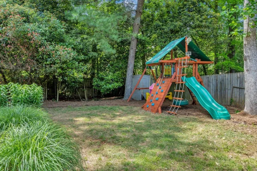 410 Breakwater Ridge, Sandy Springs, Georgia 30328, 5 Bedrooms Bedrooms, ,3 BathroomsBathrooms,Residential,Sold,410 Breakwater Ridge,6543246