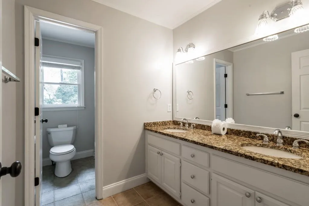 410 Breakwater Ridge, Sandy Springs, Georgia 30328, 5 Bedrooms Bedrooms, ,3 BathroomsBathrooms,Residential,Sold,410 Breakwater Ridge,6543246