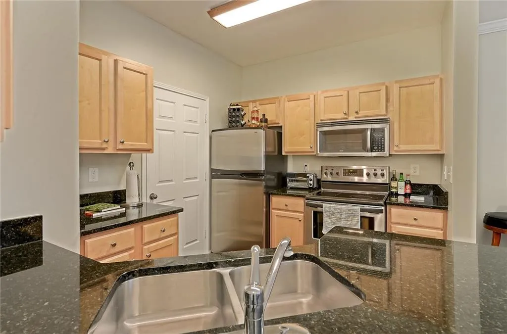 5641 Roswell Road Unit 116, Sandy Springs, Georgia 30342, 2 Bedrooms Bedrooms, ,2 BathroomsBathrooms,Residential,Sold,5641 Roswell Road Unit 116,5952175