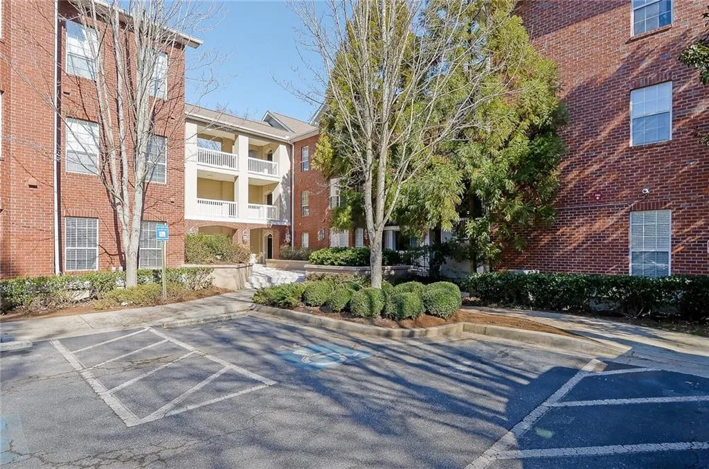 5641 Roswell Road Unit 116, Sandy Springs, Georgia 30342, 2 Bedrooms Bedrooms, ,2 BathroomsBathrooms,Residential,Sold,5641 Roswell Road Unit 116,5952175