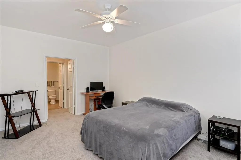 5641 Roswell Road Unit 116, Sandy Springs, Georgia 30342, 2 Bedrooms Bedrooms, ,2 BathroomsBathrooms,Residential,Sold,5641 Roswell Road Unit 116,5952175