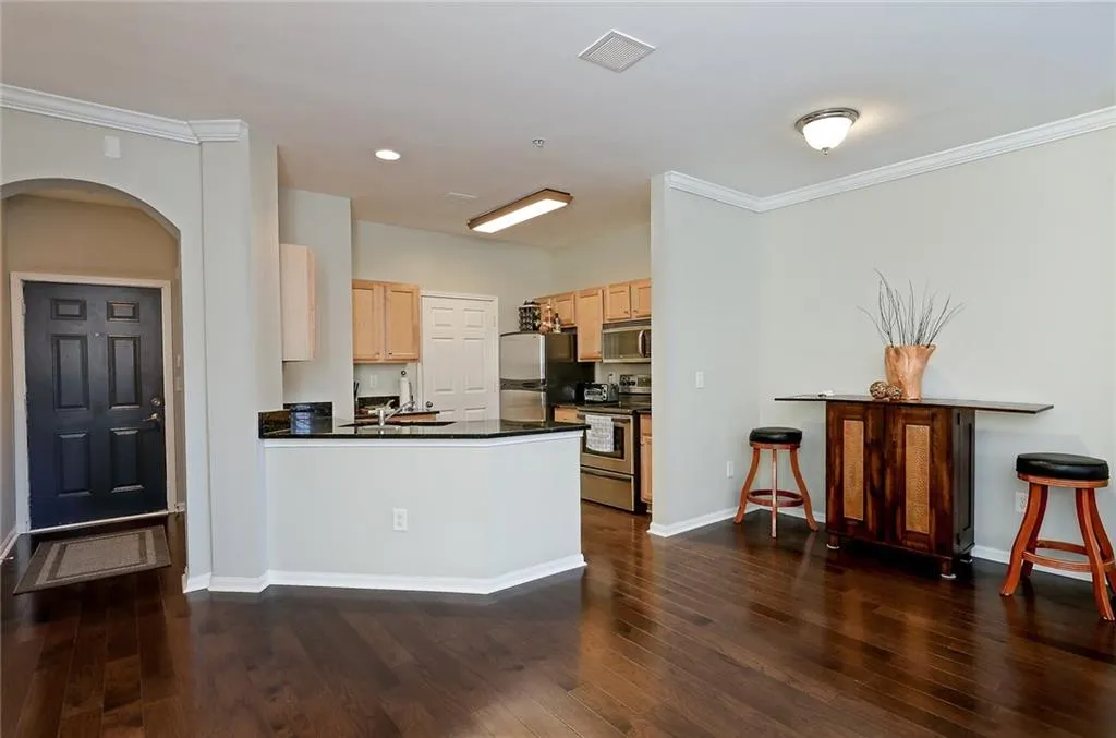 5641 Roswell Road Unit 116, Sandy Springs, Georgia 30342, 2 Bedrooms Bedrooms, ,2 BathroomsBathrooms,Residential,Sold,5641 Roswell Road Unit 116,5952175