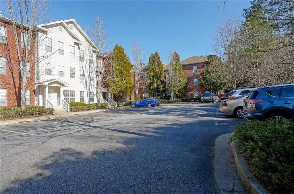 5641 Roswell Road Unit 116, Sandy Springs, Georgia 30342, 2 Bedrooms Bedrooms, ,2 BathroomsBathrooms,Residential,Sold,5641 Roswell Road Unit 116,5952175