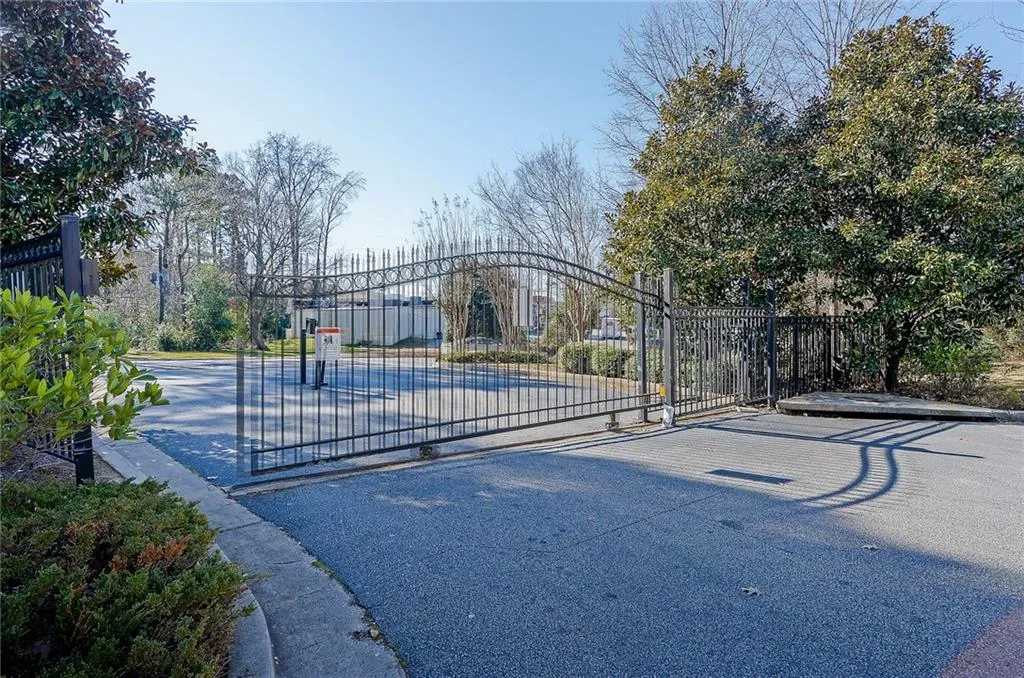 5641 Roswell Road Unit 116, Sandy Springs, Georgia 30342, 2 Bedrooms Bedrooms, ,2 BathroomsBathrooms,Residential,Sold,5641 Roswell Road Unit 116,5952175