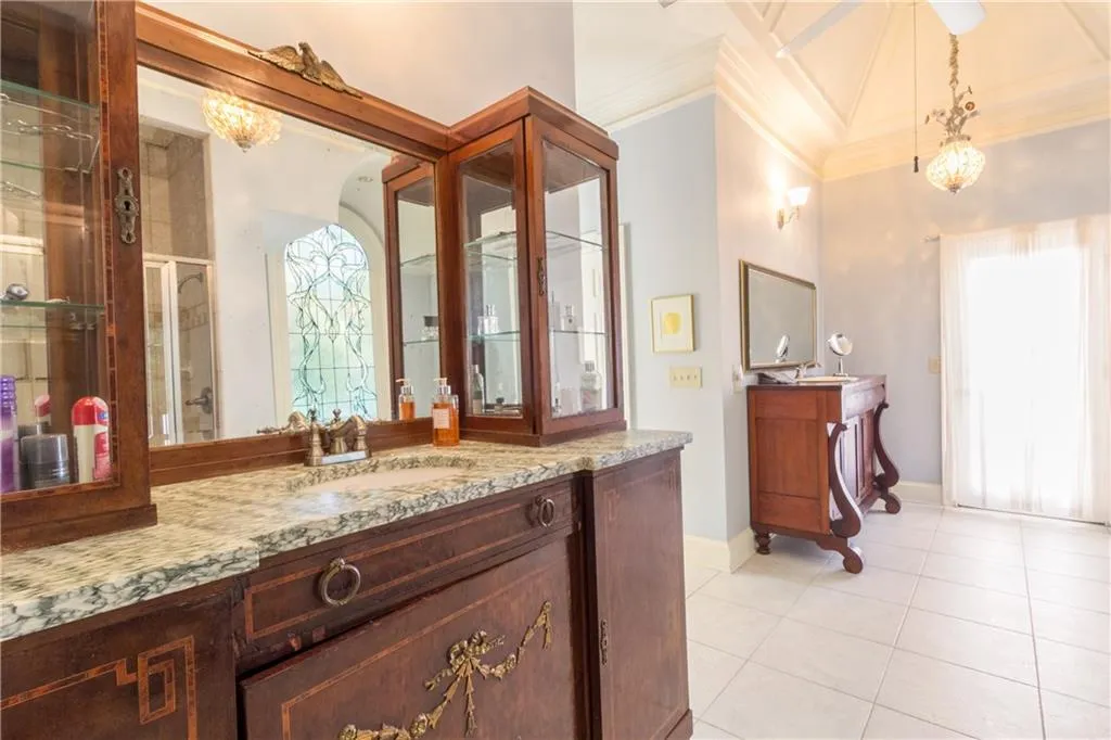 7705 N Spalding Lake Drive, Dunwoody, Georgia 30350, 4 Bedrooms Bedrooms, ,3 BathroomsBathrooms,Residential,Sold,7705 N Spalding Lake Drive,5769276