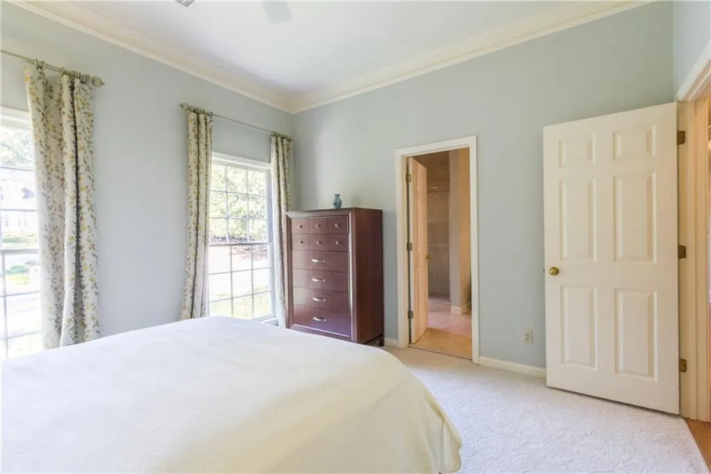7705 N Spalding Lake Drive, Dunwoody, Georgia 30350, 4 Bedrooms Bedrooms, ,3 BathroomsBathrooms,Residential,Sold,7705 N Spalding Lake Drive,5769276