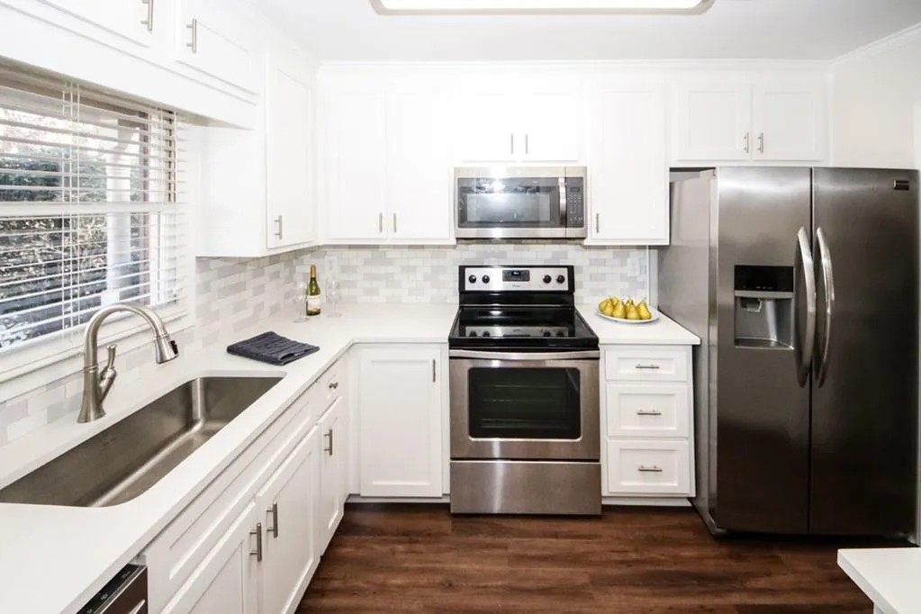 350 Forestgate Court, Sandy Springs, Georgia 30350, 3 Bedrooms Bedrooms, ,3 BathroomsBathrooms,Residential,Sold,350 Forestgate Court,6656228