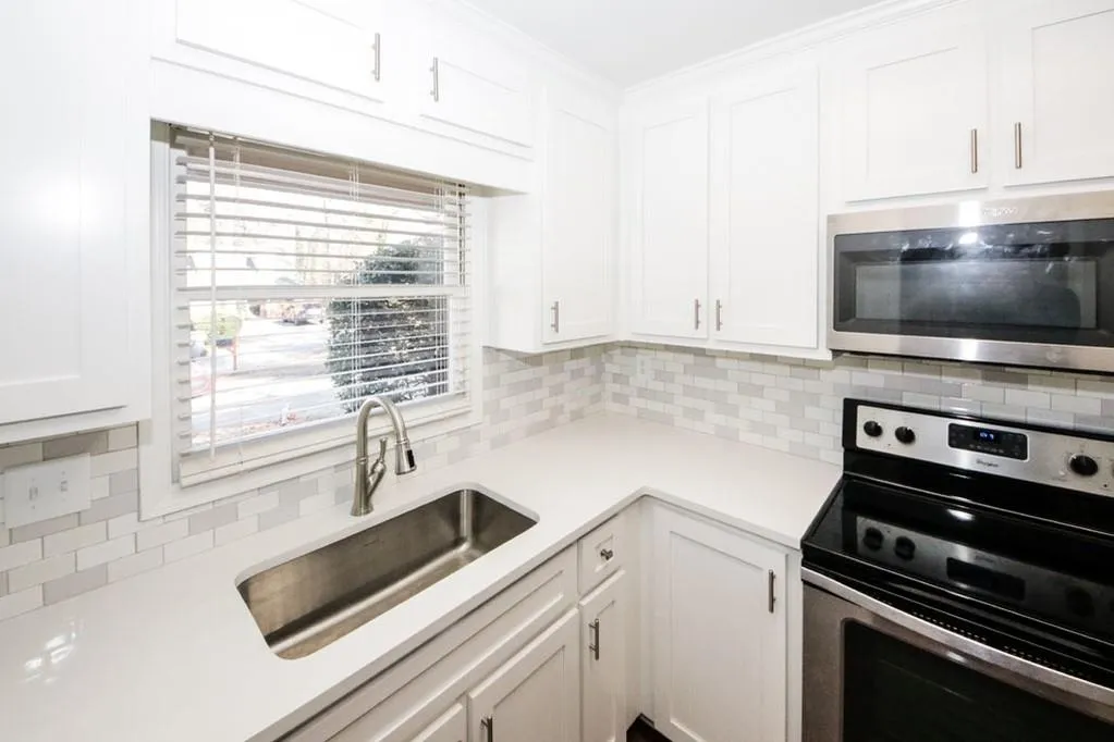350 Forestgate Court, Sandy Springs, Georgia 30350, 3 Bedrooms Bedrooms, ,3 BathroomsBathrooms,Residential,Sold,350 Forestgate Court,6656228