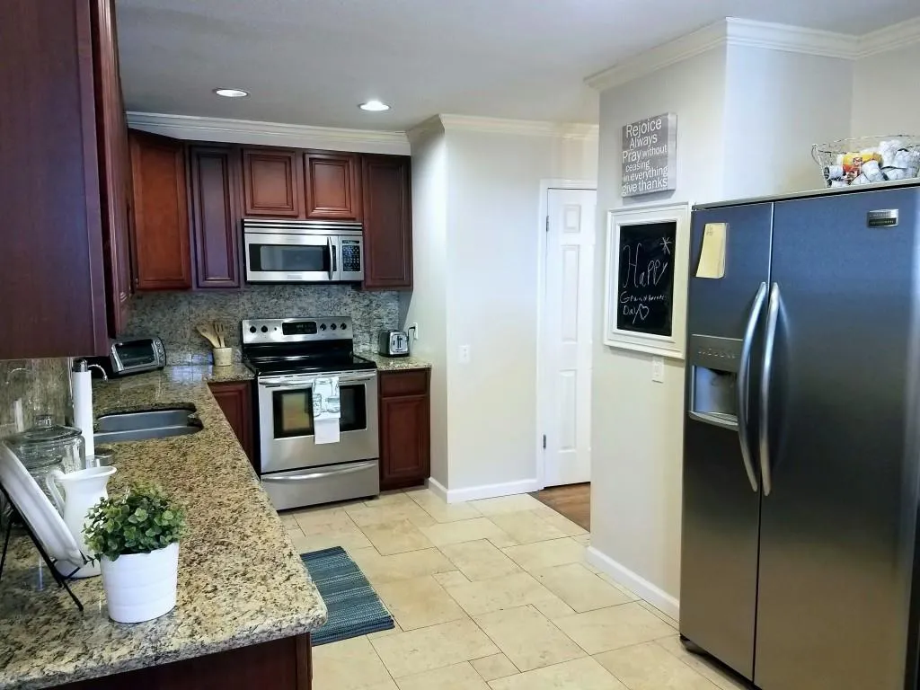 703 Dunwoody Chace Unit 703, Sandy Springs, Georgia 30328, 3 Bedrooms Bedrooms, ,3 BathroomsBathrooms,Residential,Sold,703 Dunwoody Chace Unit 703,5820248