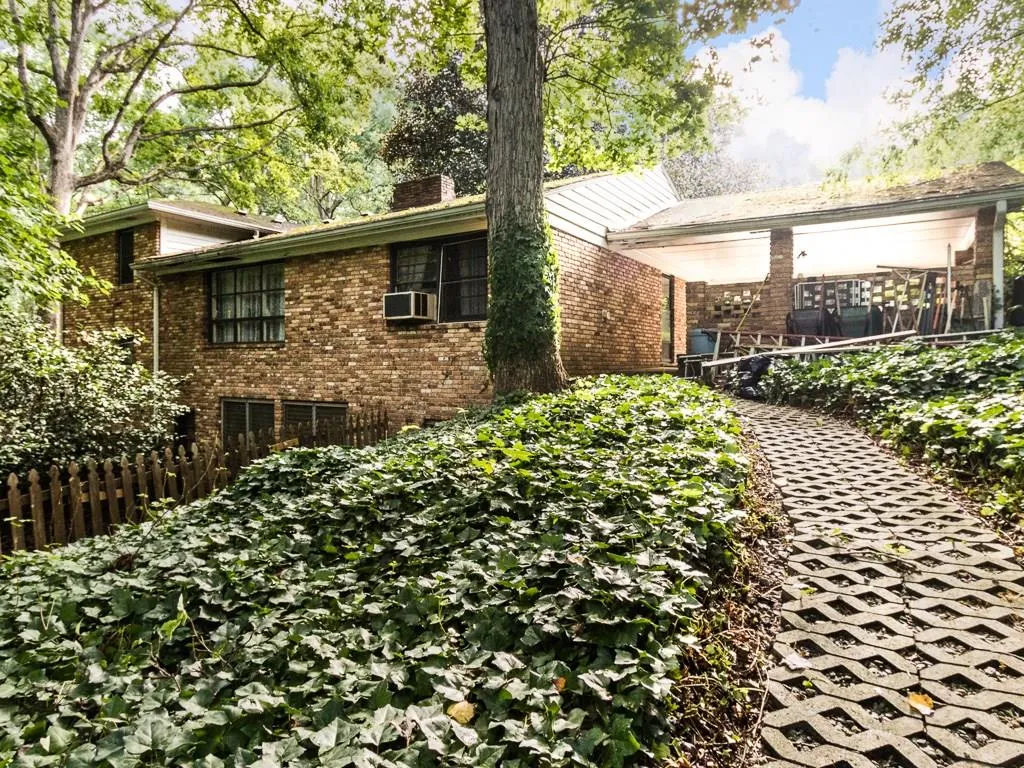 5164 Timber Trail South Ne, Atlanta, Georgia 30342, 4 Bedrooms Bedrooms, ,2 BathroomsBathrooms,Residential,Sold,5164 Timber Trail South Ne,5729808