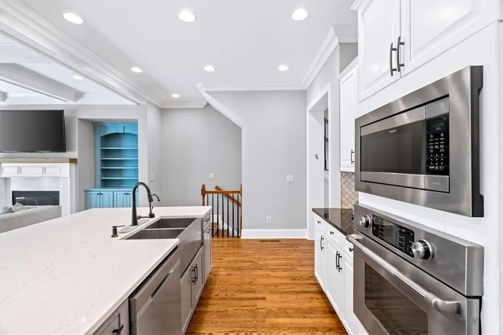 688 Lockton Place, Atlanta, Georgia 30342, 4 Bedrooms Bedrooms, ,4 BathroomsBathrooms,Residential,For Sale,688 Lockton Place,7740814