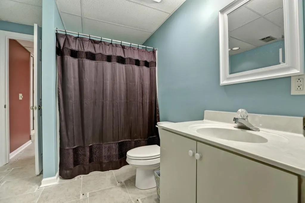 915 Manchester Place, Atlanta, Georgia 30328, 4 Bedrooms Bedrooms, ,3 BathroomsBathrooms,Residential,Sold,915 Manchester Place,5789397