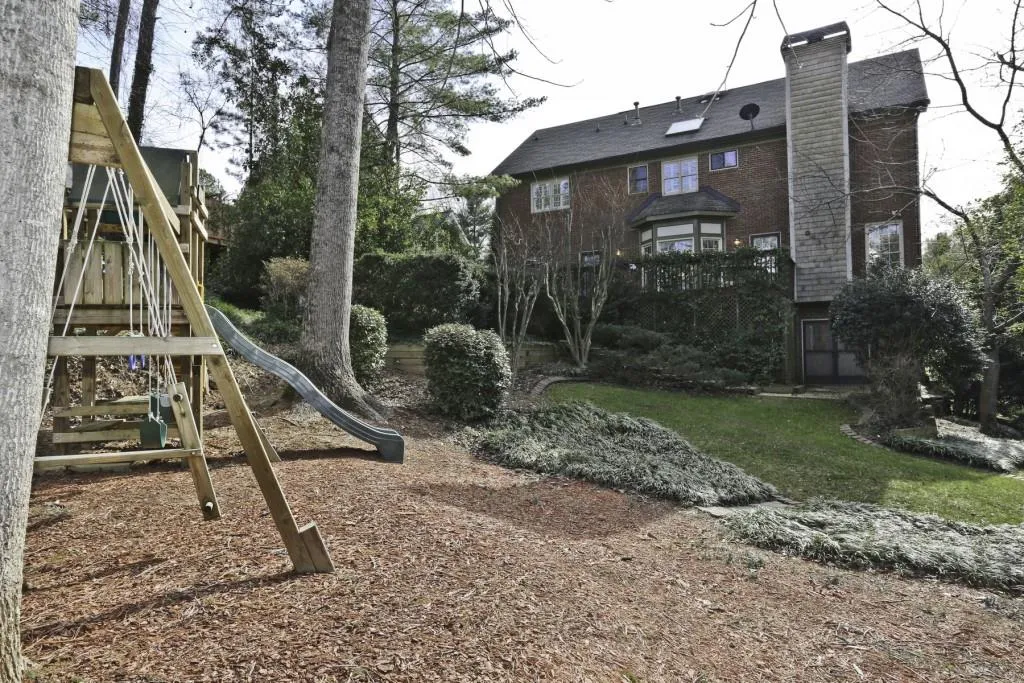 915 Manchester Place, Atlanta, Georgia 30328, 4 Bedrooms Bedrooms, ,3 BathroomsBathrooms,Residential,Sold,915 Manchester Place,5789397