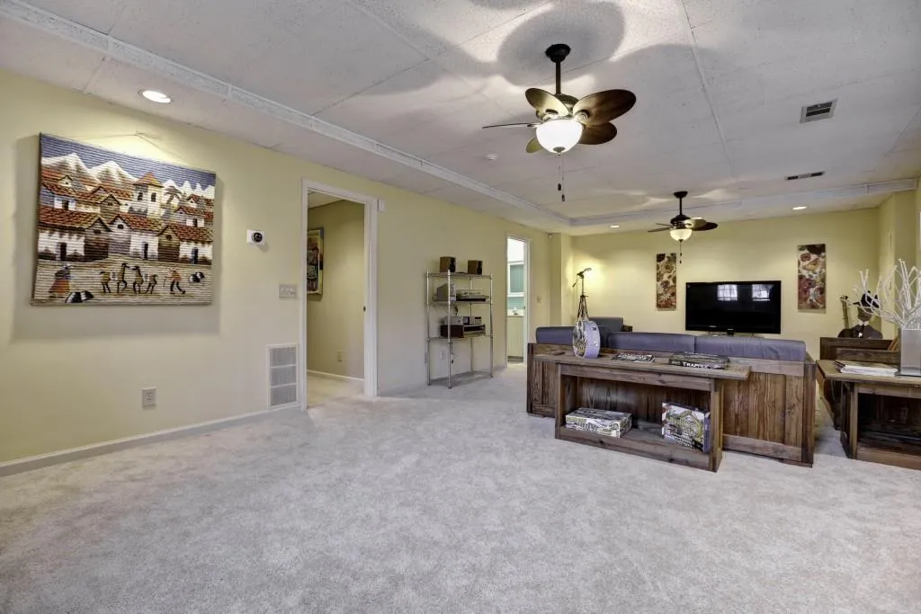 915 Manchester Place, Atlanta, Georgia 30328, 4 Bedrooms Bedrooms, ,3 BathroomsBathrooms,Residential,Sold,915 Manchester Place,5789397