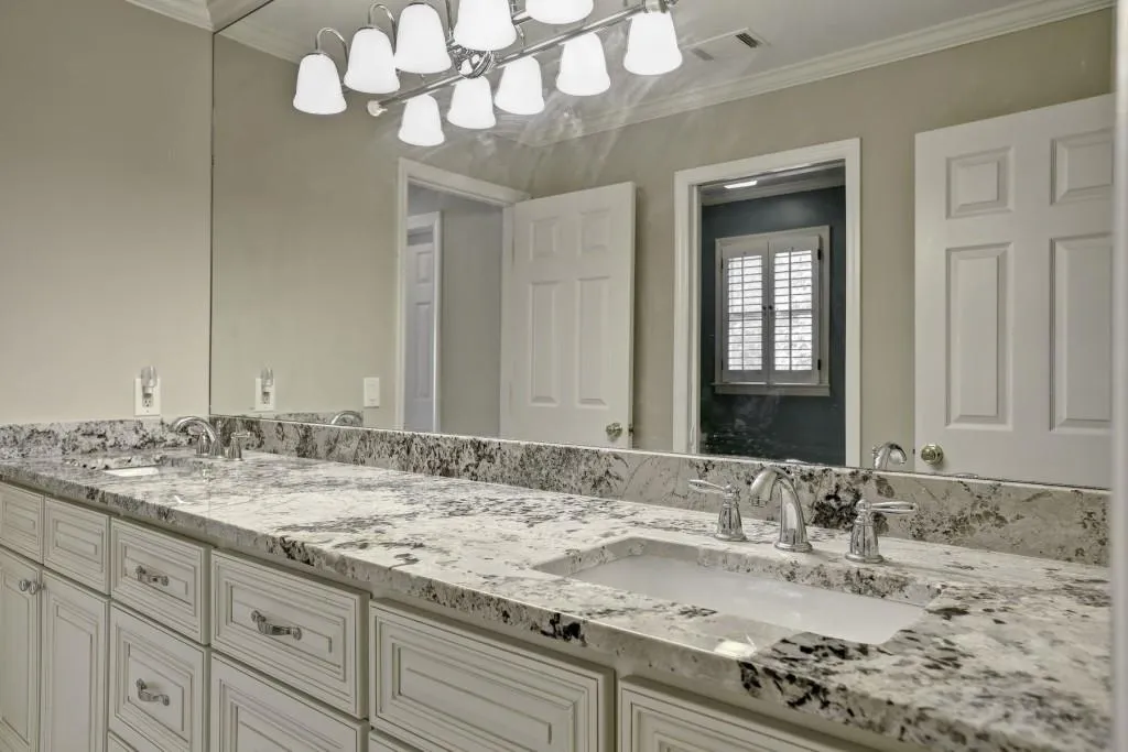 915 Manchester Place, Atlanta, Georgia 30328, 4 Bedrooms Bedrooms, ,3 BathroomsBathrooms,Residential,Sold,915 Manchester Place,5789397