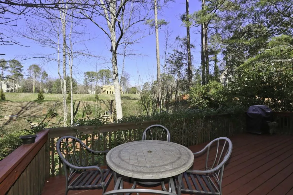 915 Manchester Place, Atlanta, Georgia 30328, 4 Bedrooms Bedrooms, ,3 BathroomsBathrooms,Residential,Sold,915 Manchester Place,5789397