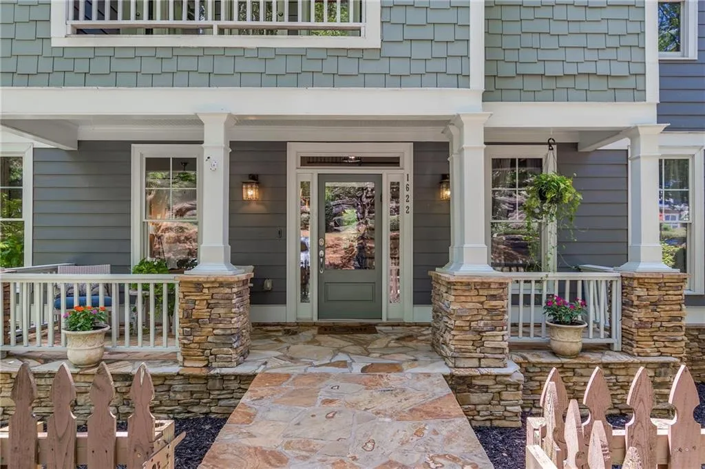 1622 Gates Place Nw, Atlanta, Georgia 30318, 4 Bedrooms Bedrooms, ,3 BathroomsBathrooms,Residential,Sold,1622 Gates Place Nw,7619092