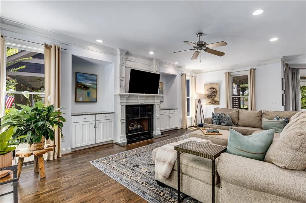 1622 Gates Place Nw, Atlanta, Georgia 30318, 4 Bedrooms Bedrooms, ,3 BathroomsBathrooms,Residential,Sold,1622 Gates Place Nw,7619092