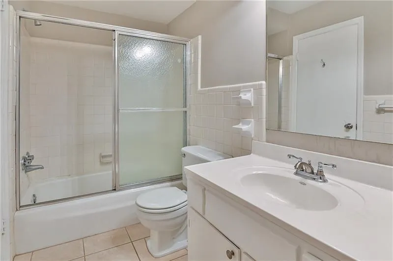 5400 Roswell Road Unit K4, Sandy Springs, Georgia 30342, 1 Bedroom Bedrooms, ,1 BathroomBathrooms,Residential,Sold,5400 Roswell Road Unit K4,6643750