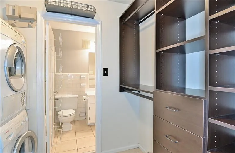 5400 Roswell Road Unit K4, Sandy Springs, Georgia 30342, 1 Bedroom Bedrooms, ,1 BathroomBathrooms,Residential,Sold,5400 Roswell Road Unit K4,6643750