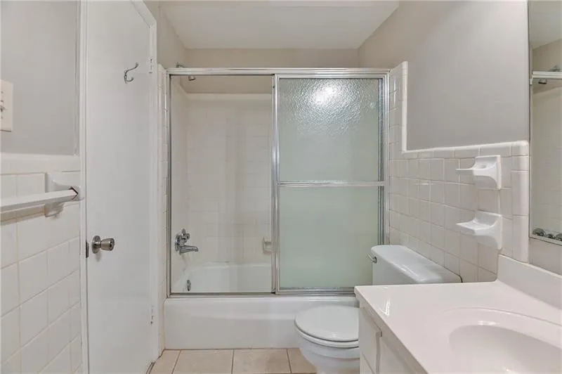 5400 Roswell Road Unit K4, Sandy Springs, Georgia 30342, 1 Bedroom Bedrooms, ,1 BathroomBathrooms,Residential,Sold,5400 Roswell Road Unit K4,6643750