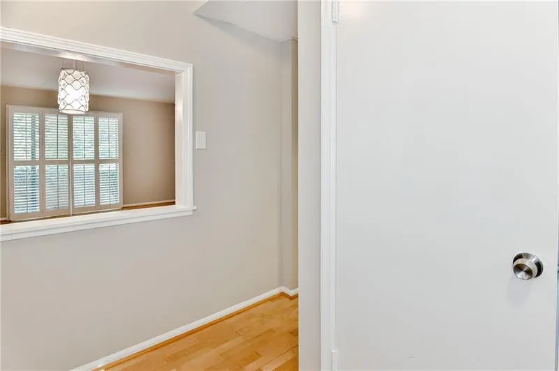 5400 Roswell Road Unit K4, Sandy Springs, Georgia 30342, 1 Bedroom Bedrooms, ,1 BathroomBathrooms,Residential,Sold,5400 Roswell Road Unit K4,6643750
