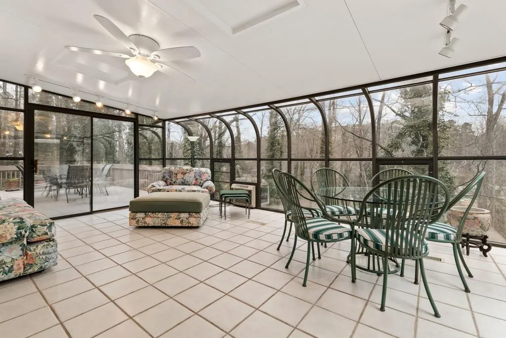 220 Mark Trail, Sandy Springs, Georgia 30328, 5 Bedrooms Bedrooms, ,3 BathroomsBathrooms,Residential,Sold,220 Mark Trail,6839188
