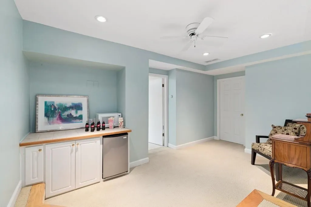 220 Mark Trail, Sandy Springs, Georgia 30328, 5 Bedrooms Bedrooms, ,3 BathroomsBathrooms,Residential,Sold,220 Mark Trail,6839188