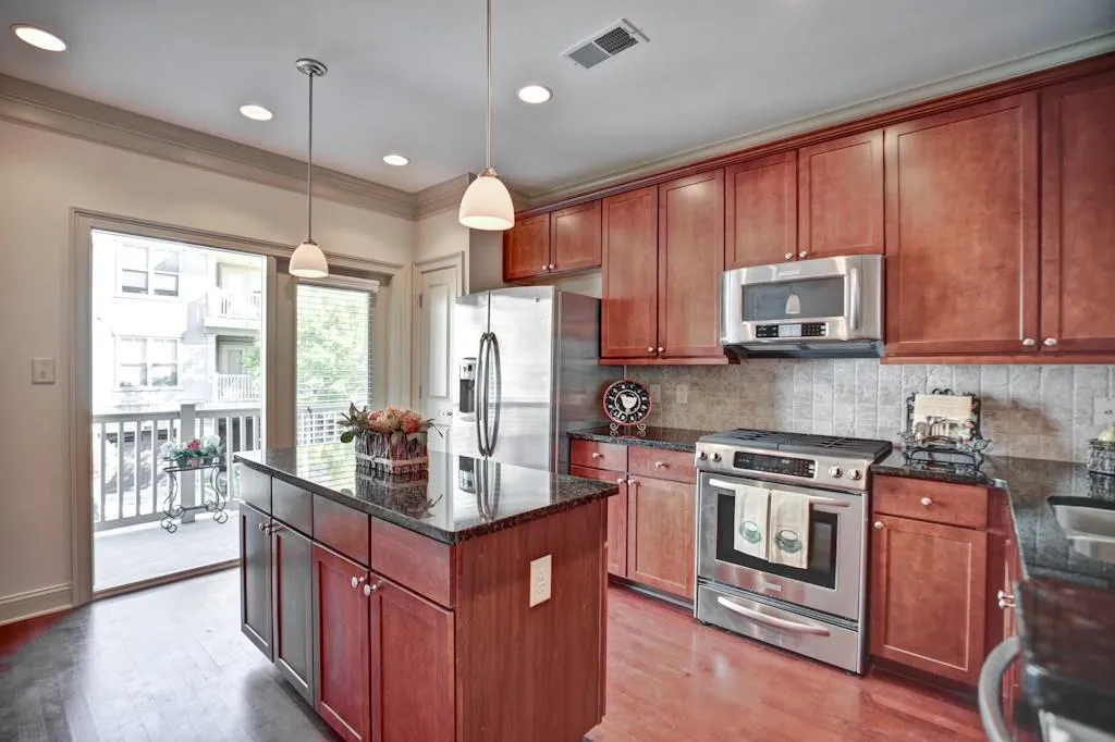 1192 Lavista Circle Ne, Atlanta, Georgia 30324, 2 Bedrooms Bedrooms, ,2 BathroomsBathrooms,Residential,Sold,1192 Lavista Circle Ne,5771368