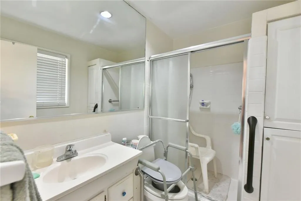 435 Highbrook Drive Ne, Atlanta, Georgia 30342, 3 Bedrooms Bedrooms, ,2 BathroomsBathrooms,Residential,Sold,435 Highbrook Drive Ne,5836409